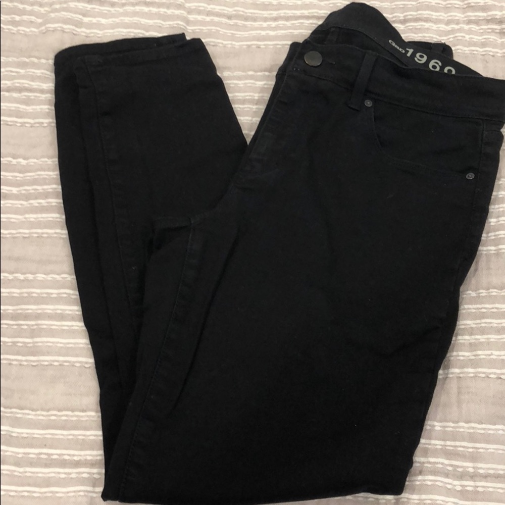 Gap black denim “legging”  jeans sz 27 cropped